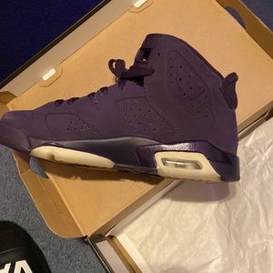 Lightly worn Purple Dynasty Jordan 6’s